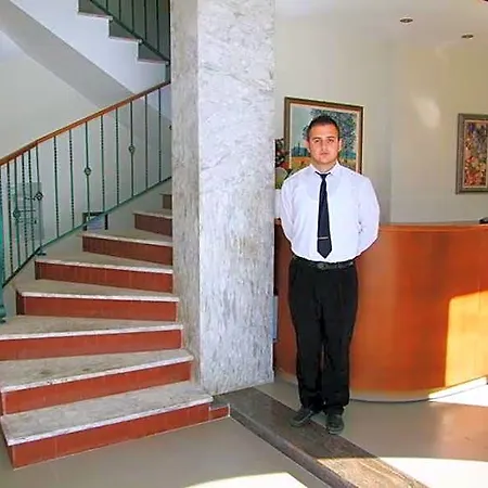 Green Hotel