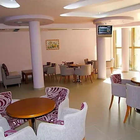 فندق Green Hotel تيرانا